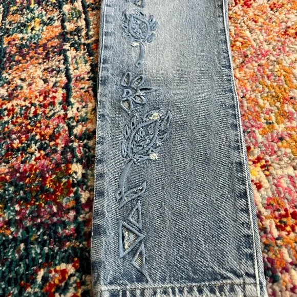 Levi’s Made & Crafts Women's Blue Laser Cut Embroidered Jeans - Picture 2 of 9